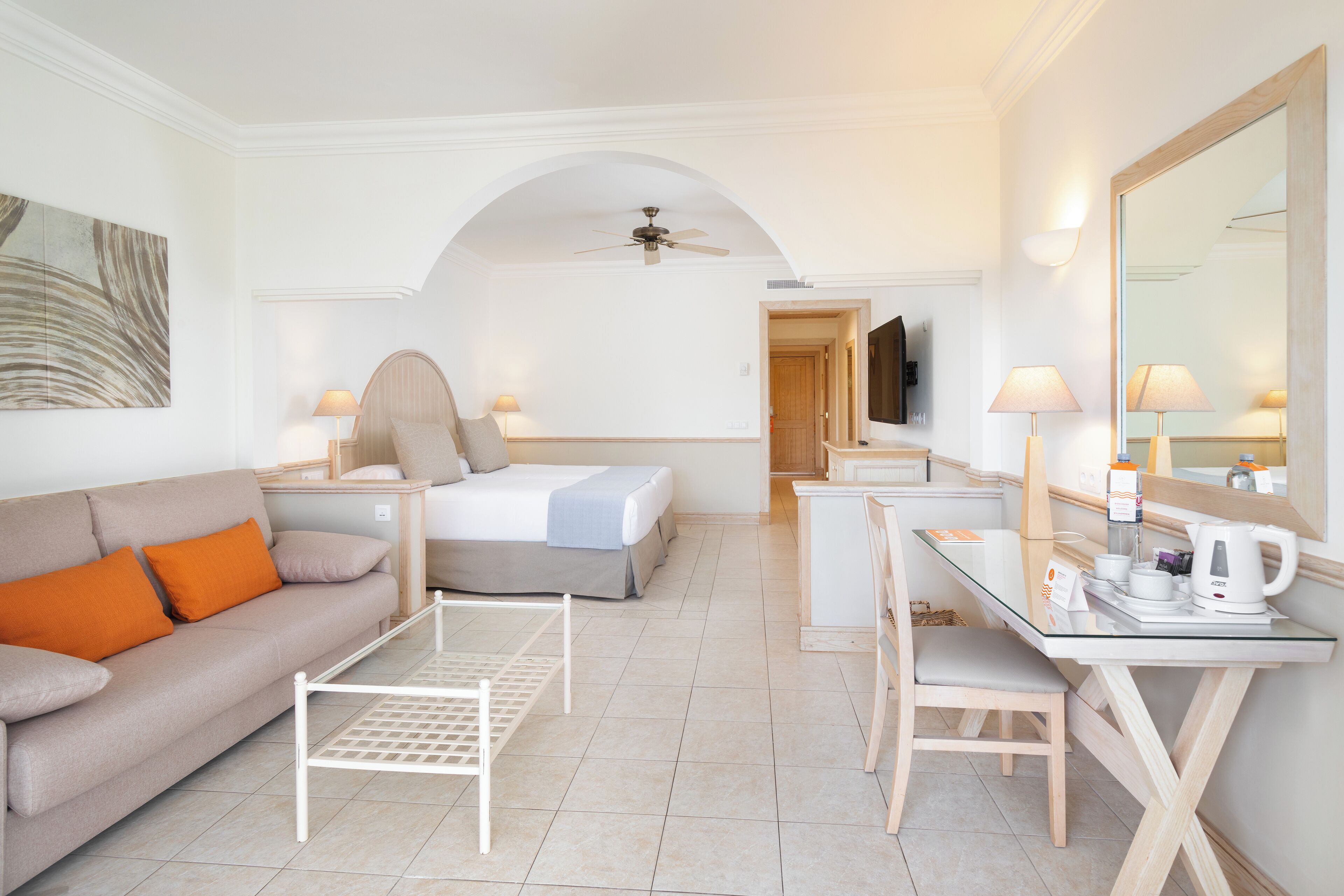 15 chambres, minibar, coffres-forts dans les chambres