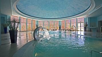 Couples treatment room(s), sauna, hot tub, Turkish bath/hammam