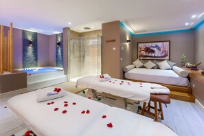 Couples treatment room(s), sauna, hot tub, Turkish bath/hammam