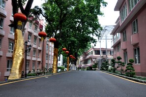 Mountain view - King Garden Hotel (Guangzhou)