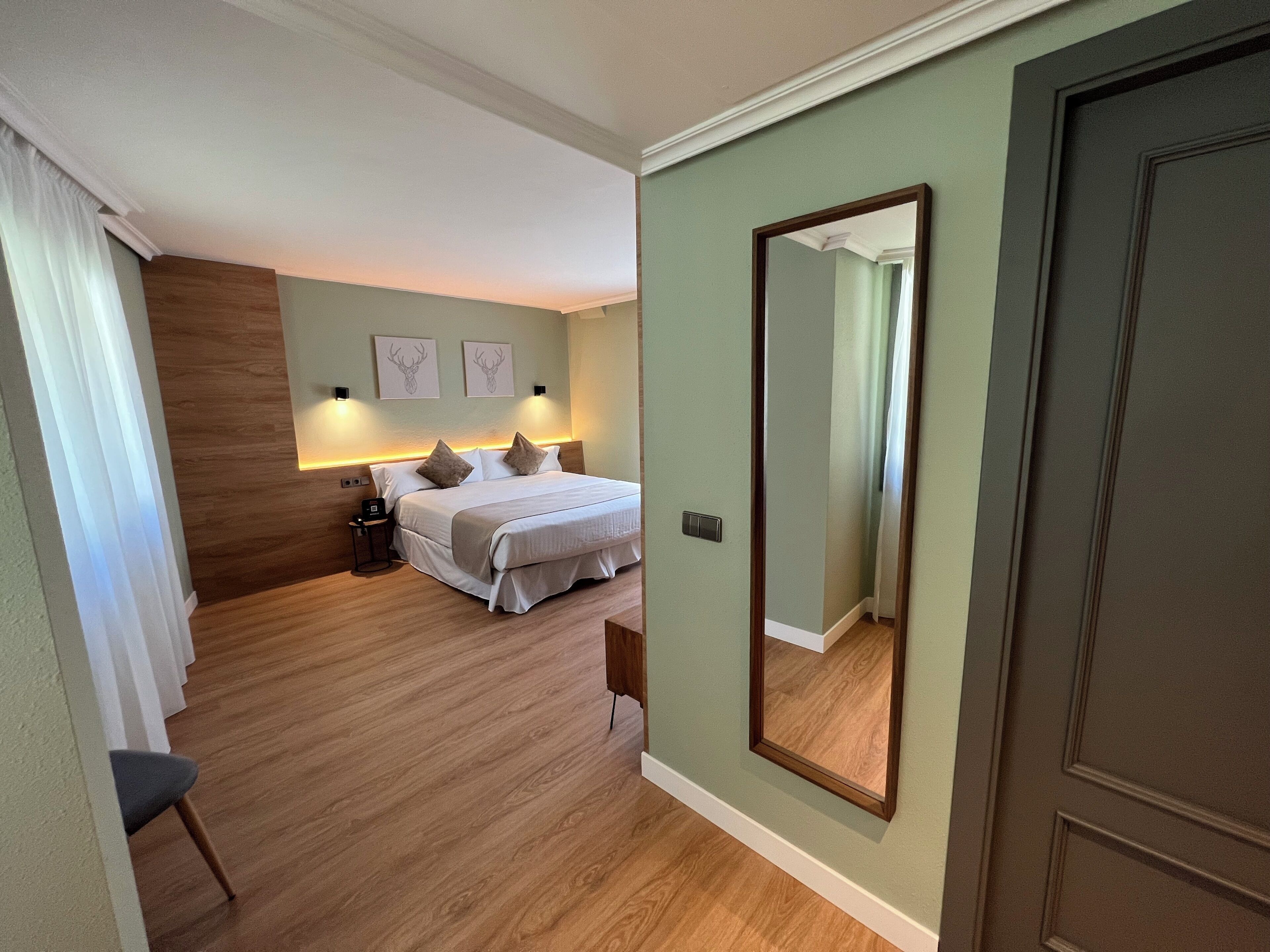 Photo - Yomo Imperial