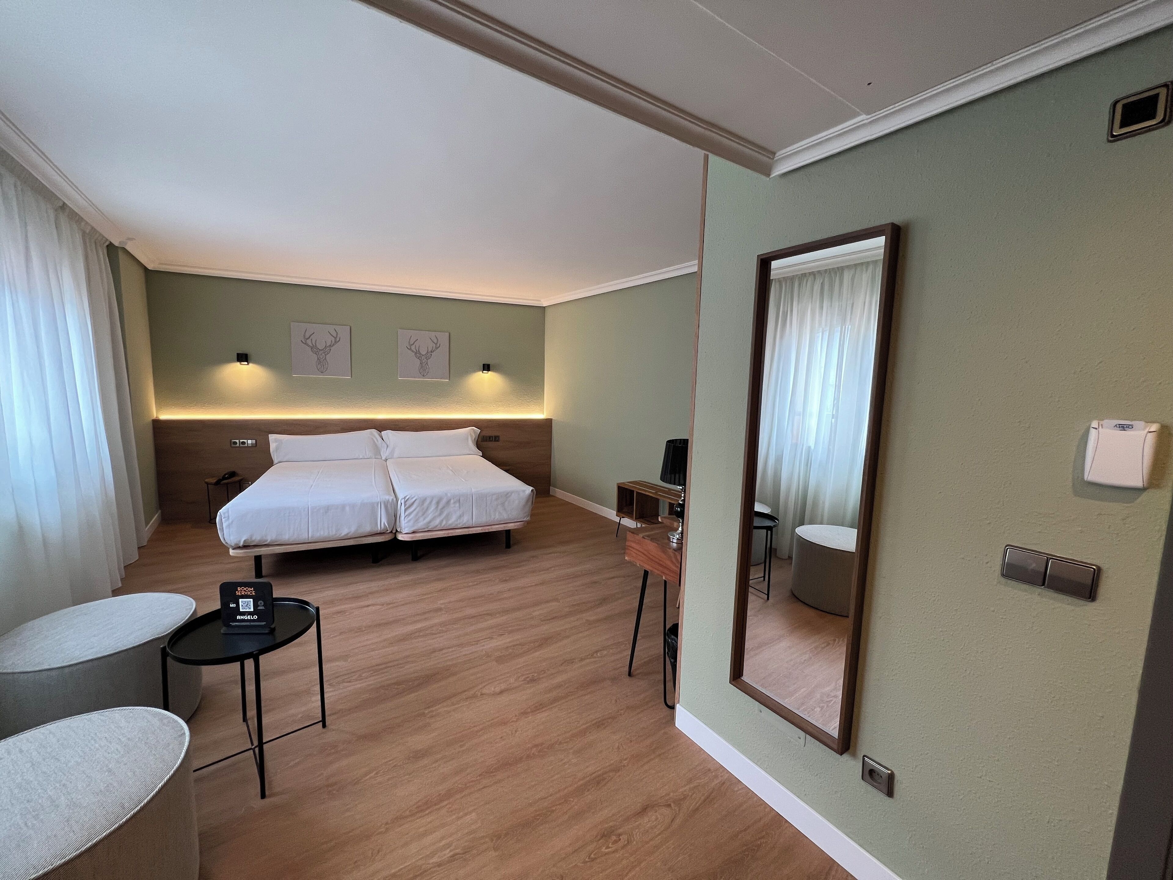 Photo - Yomo Imperial