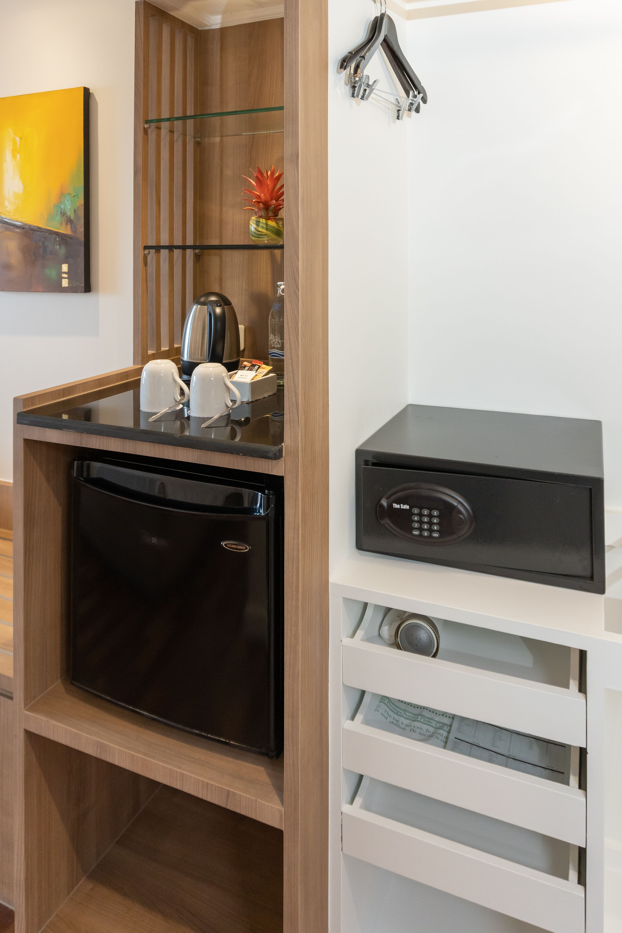 premium bedding, minibar, in-room safe, desk