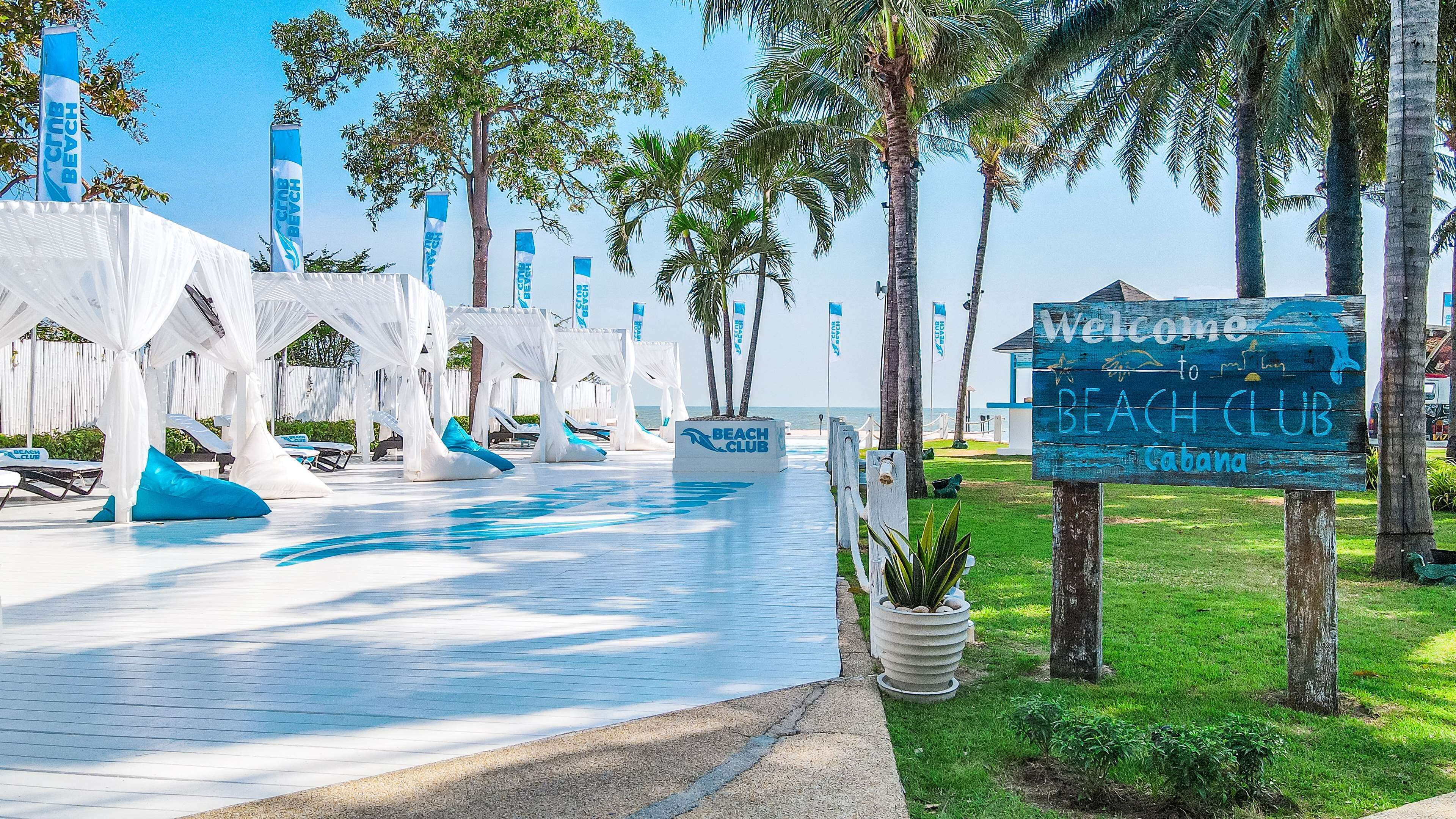 Private beach, free beach cabanas, sun loungers, beach umbrellas