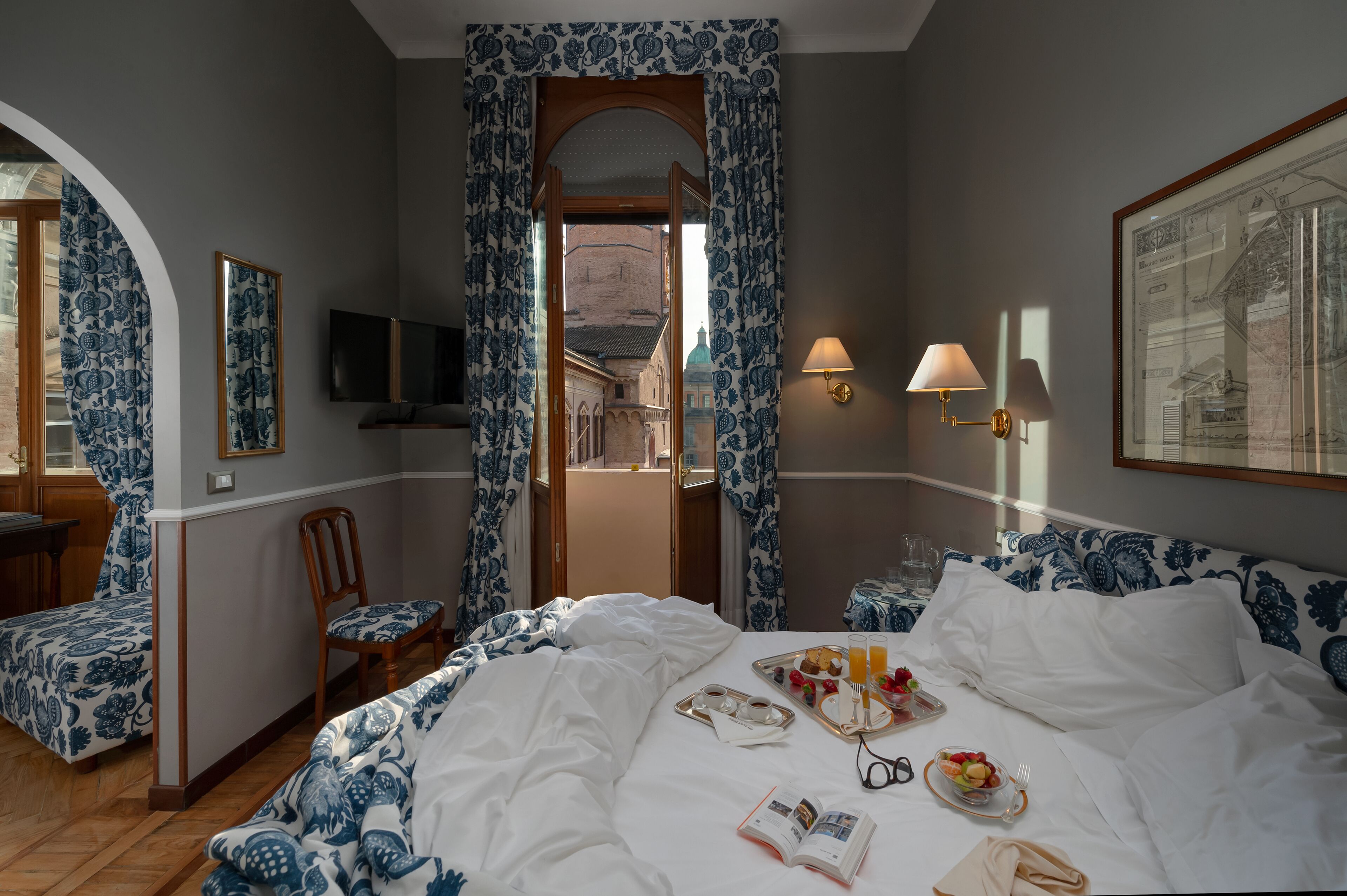 Down duvets, minibar, in-room safe, desk