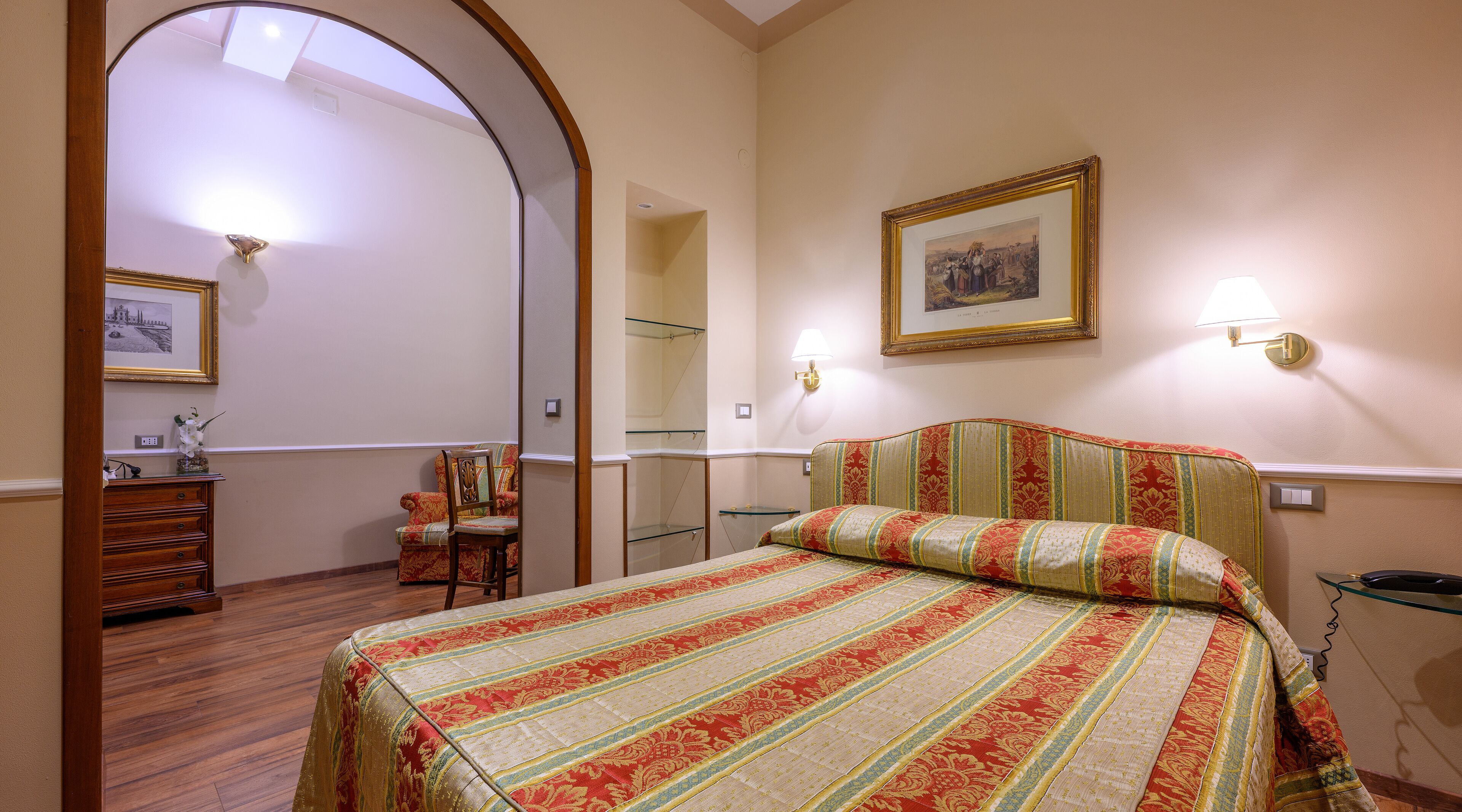 Couette en duvet d'oie, minibar, coffres-forts dans les chambres, bureau