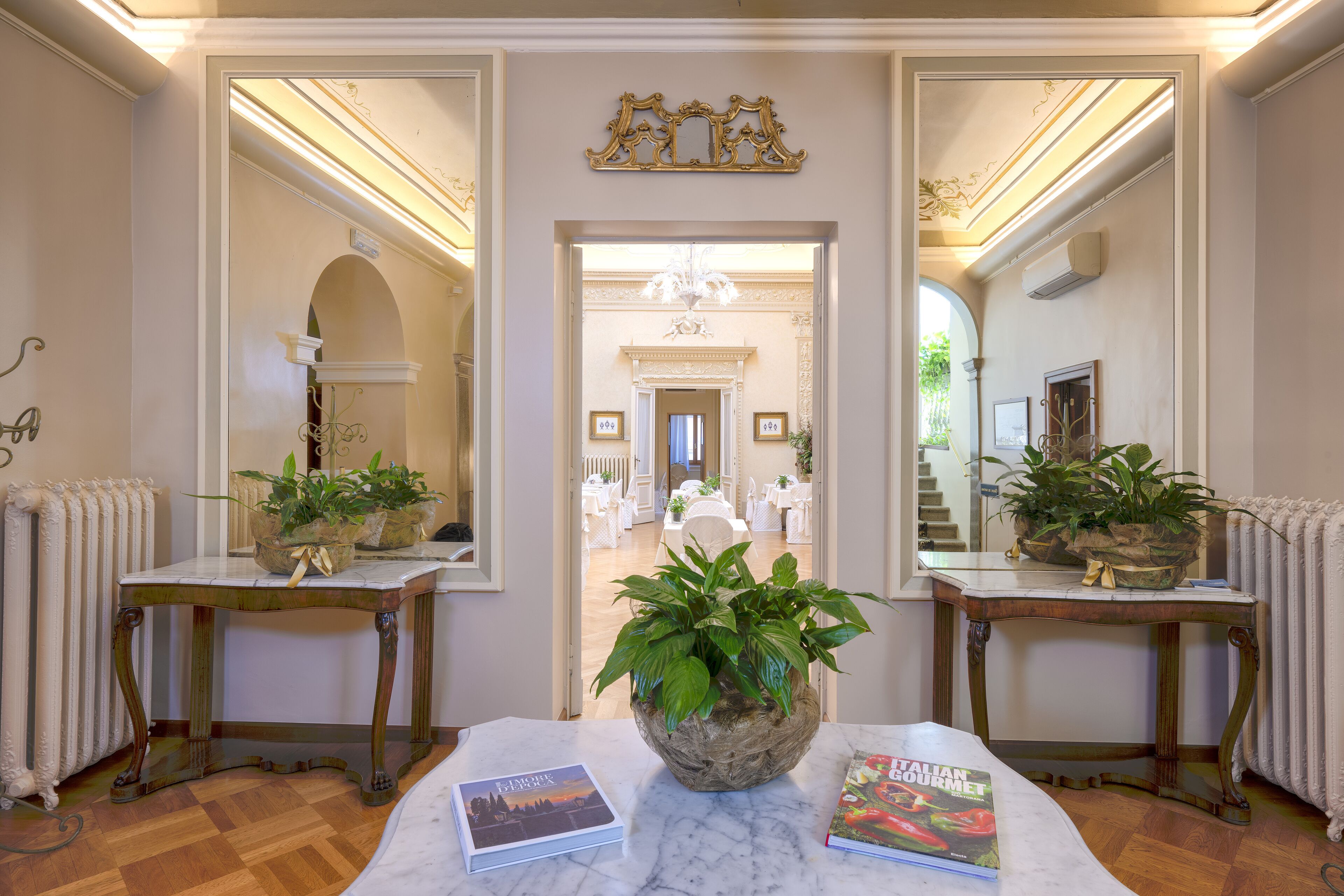 每日供應自助早餐 (每人 EUR11)