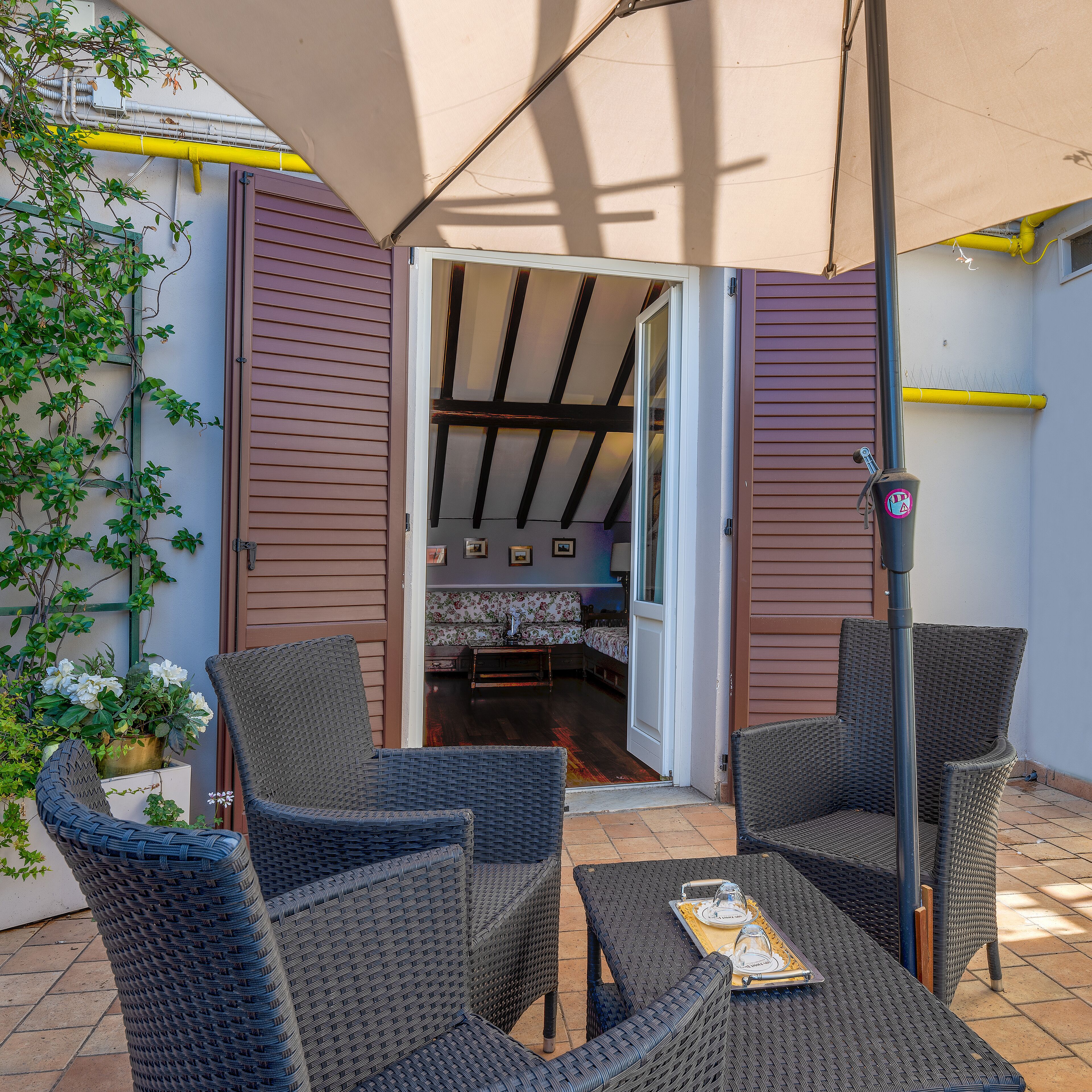 suite | terrace/patio