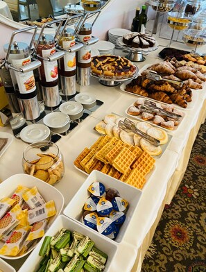 Desayuno estilo bufé