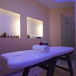Sauna, hot tub, steam room, Turkish bath/hammam, body treatments