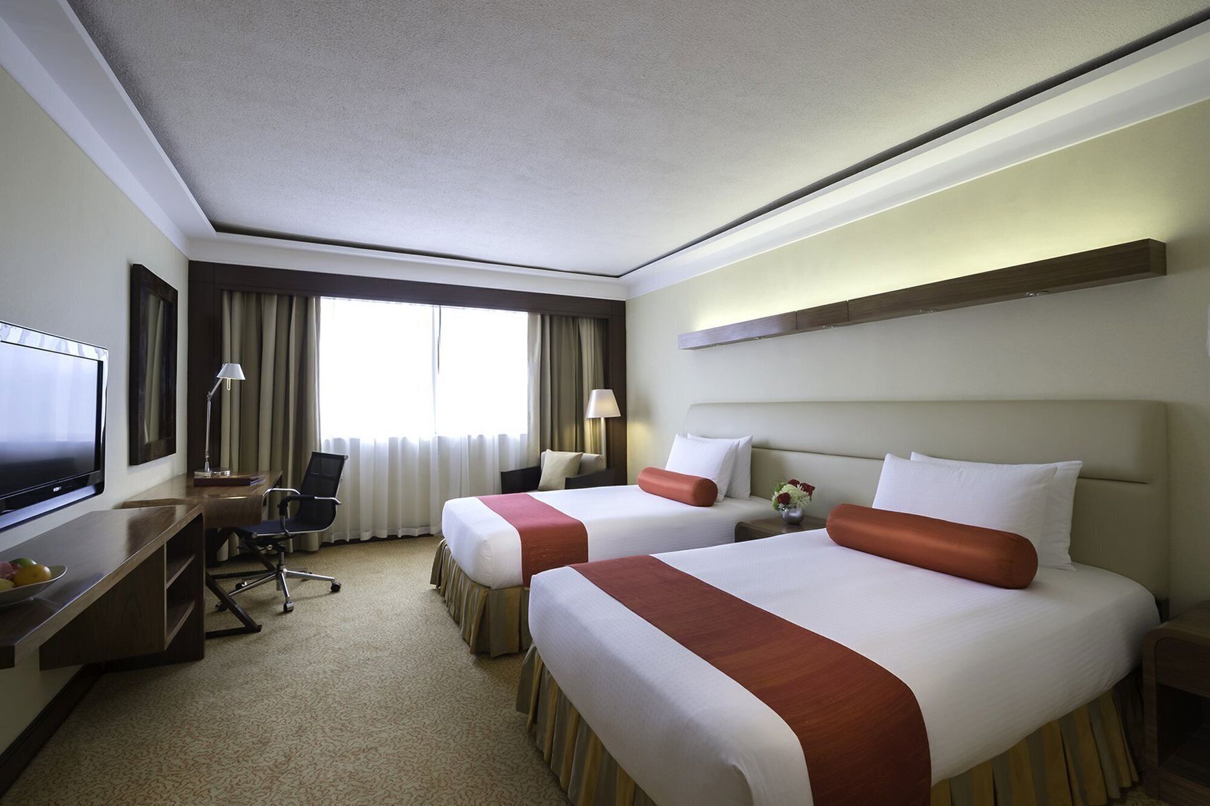 Ropa de cama de alta calidad y minibar 