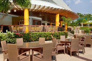5 restaurantes; se sirven desayunos, almuerzos, cenas y brunches
