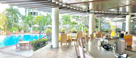 Poolside bar
