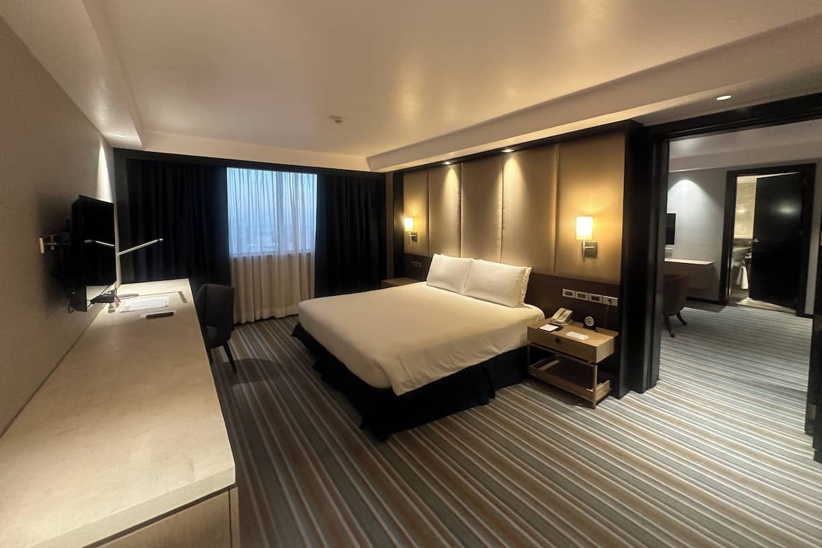 One-Bedroom Suite | Premium bedding, minibar, in-room safe, desk