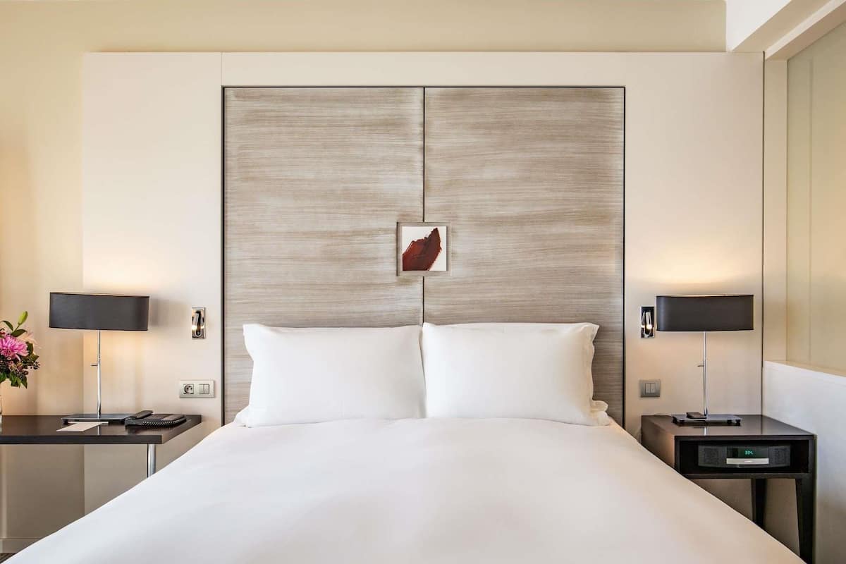 Luxury-Zimmer, 1Â King-Bett | Hochwertige Bettwaren, Minibar, Zimmersafe, Schreibtisch