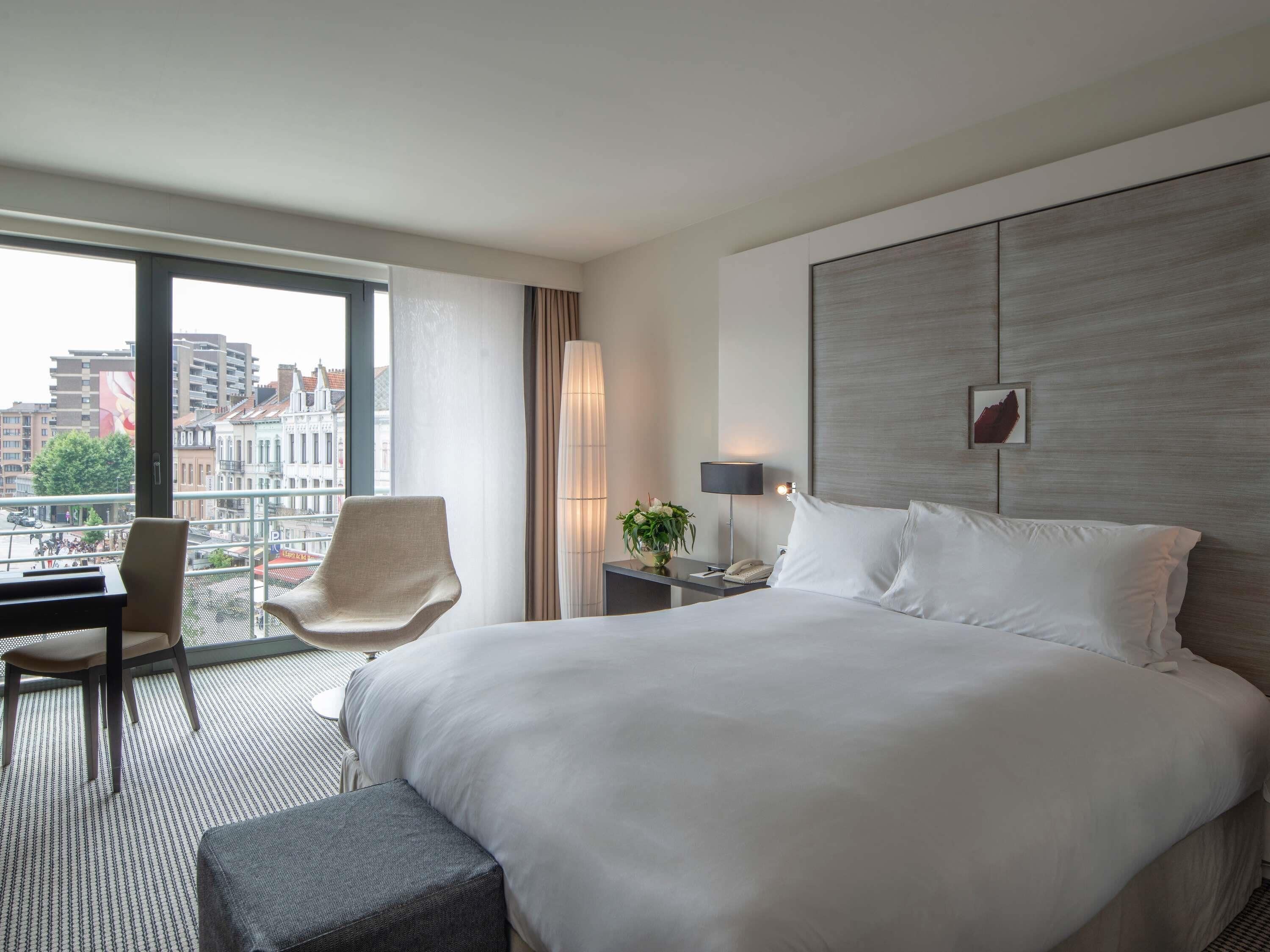 Premium bedding, minibar, in-room safe, desk