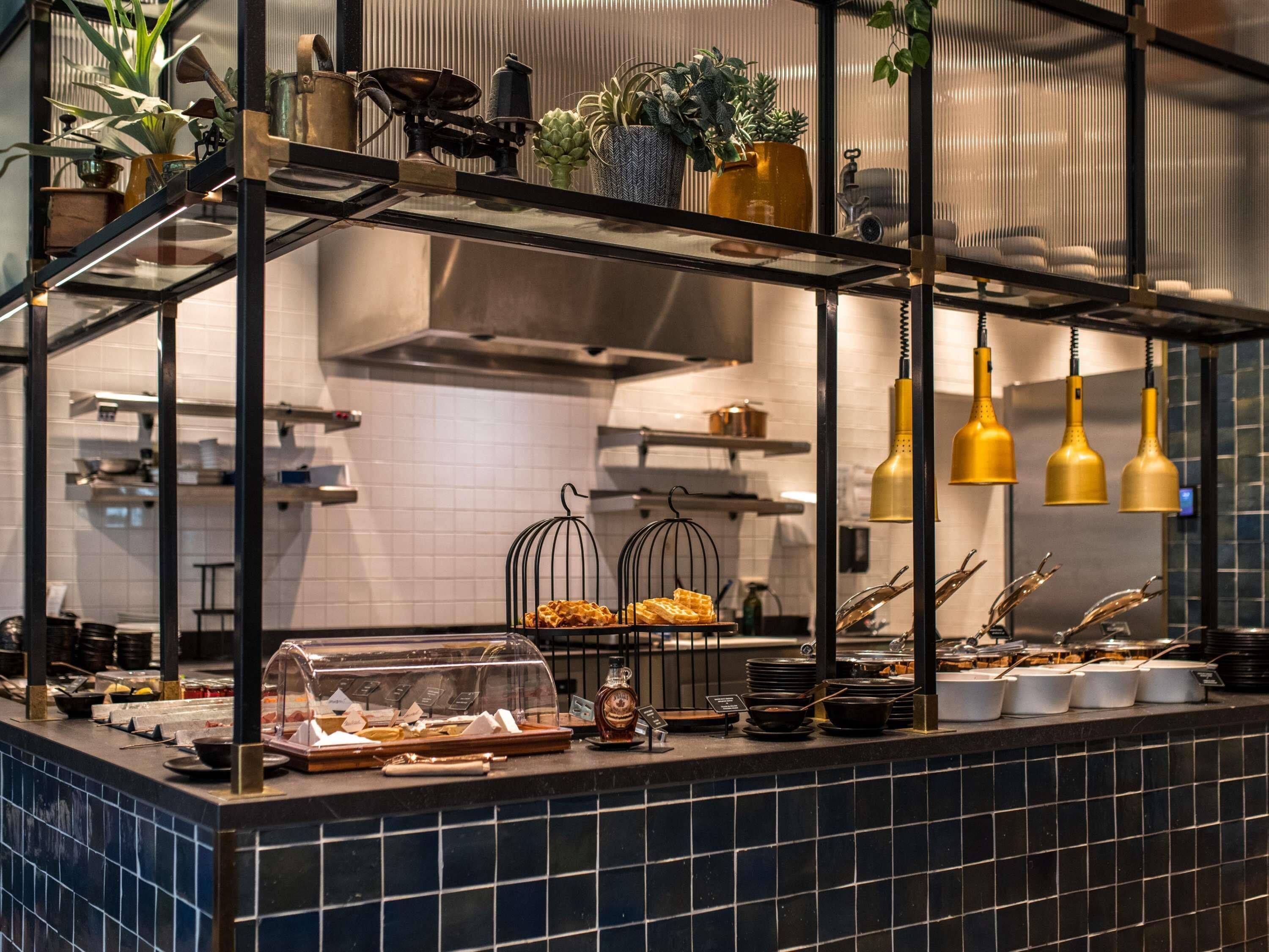 Frokostbuffé hver dag (EUR 35 per person)