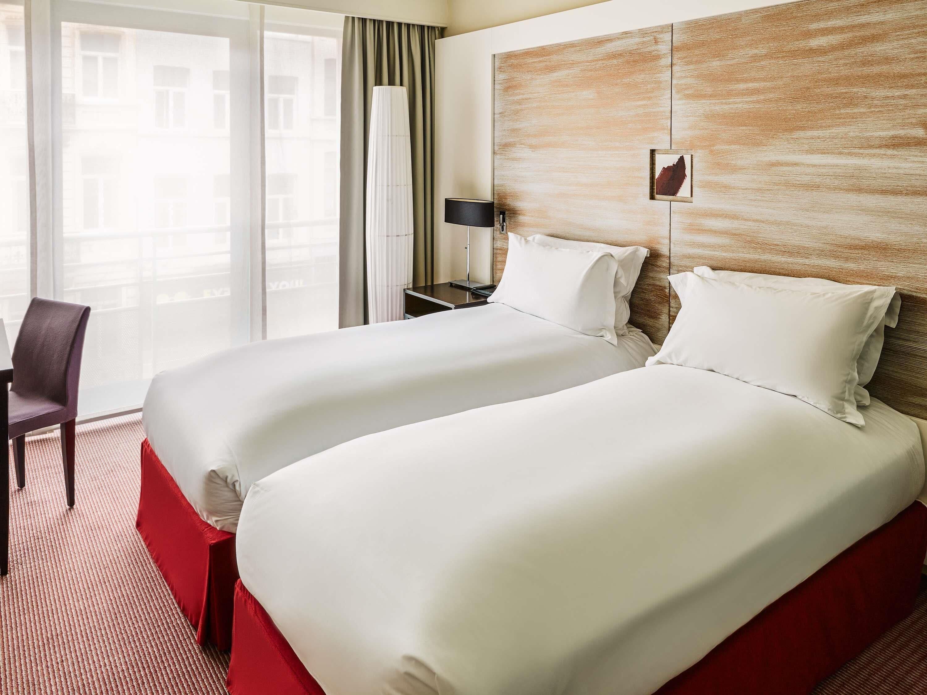 ห้องคลาสสิก, เตียงเดี่ยว 2 เตียง | เครื่องนอนระดับพรีเมียม, มินิบาร์, ตู้นิรภัยในห้องพัก, โต๊ะทำงาน