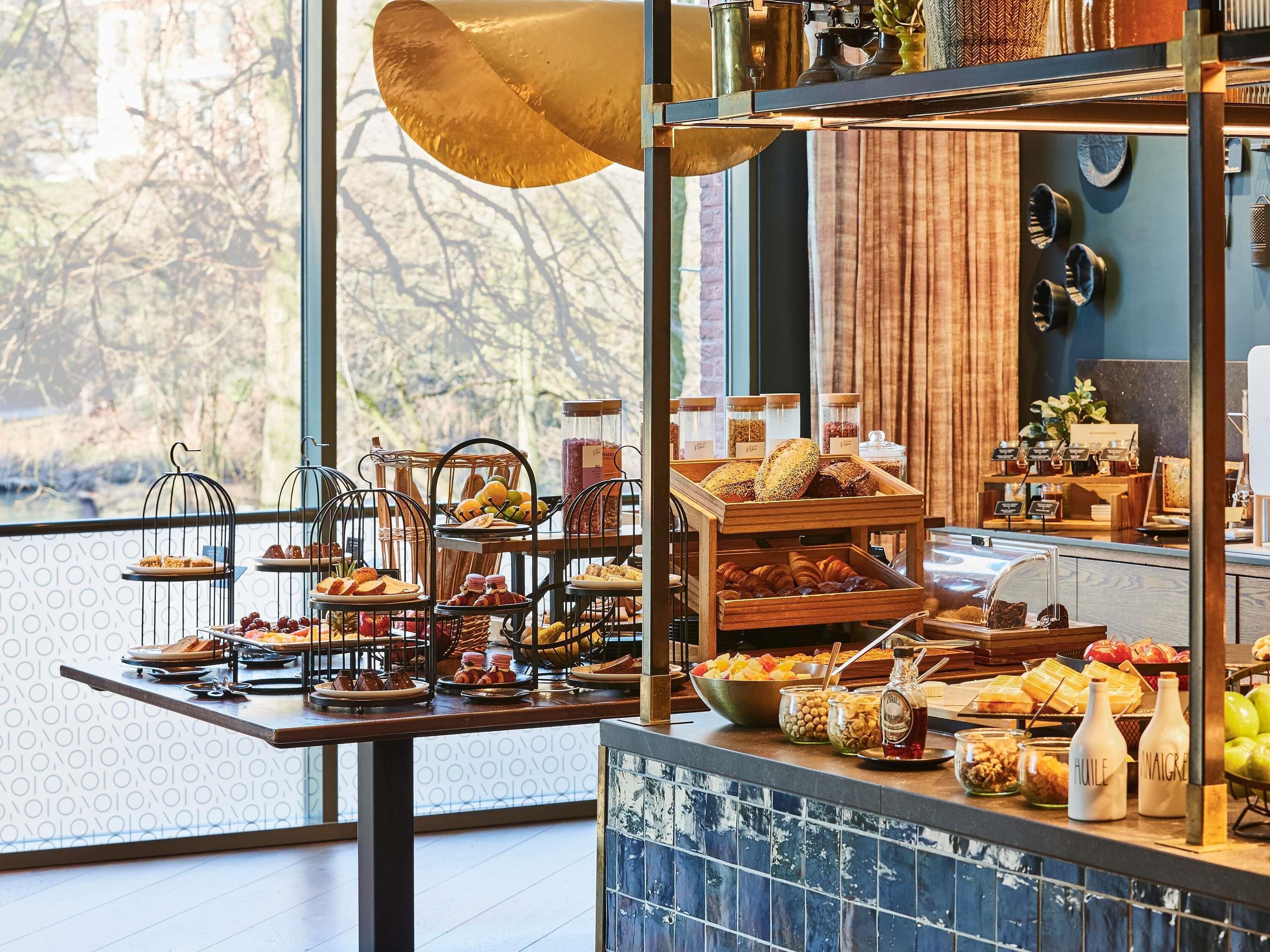 Daily buffet breakfast for a fee