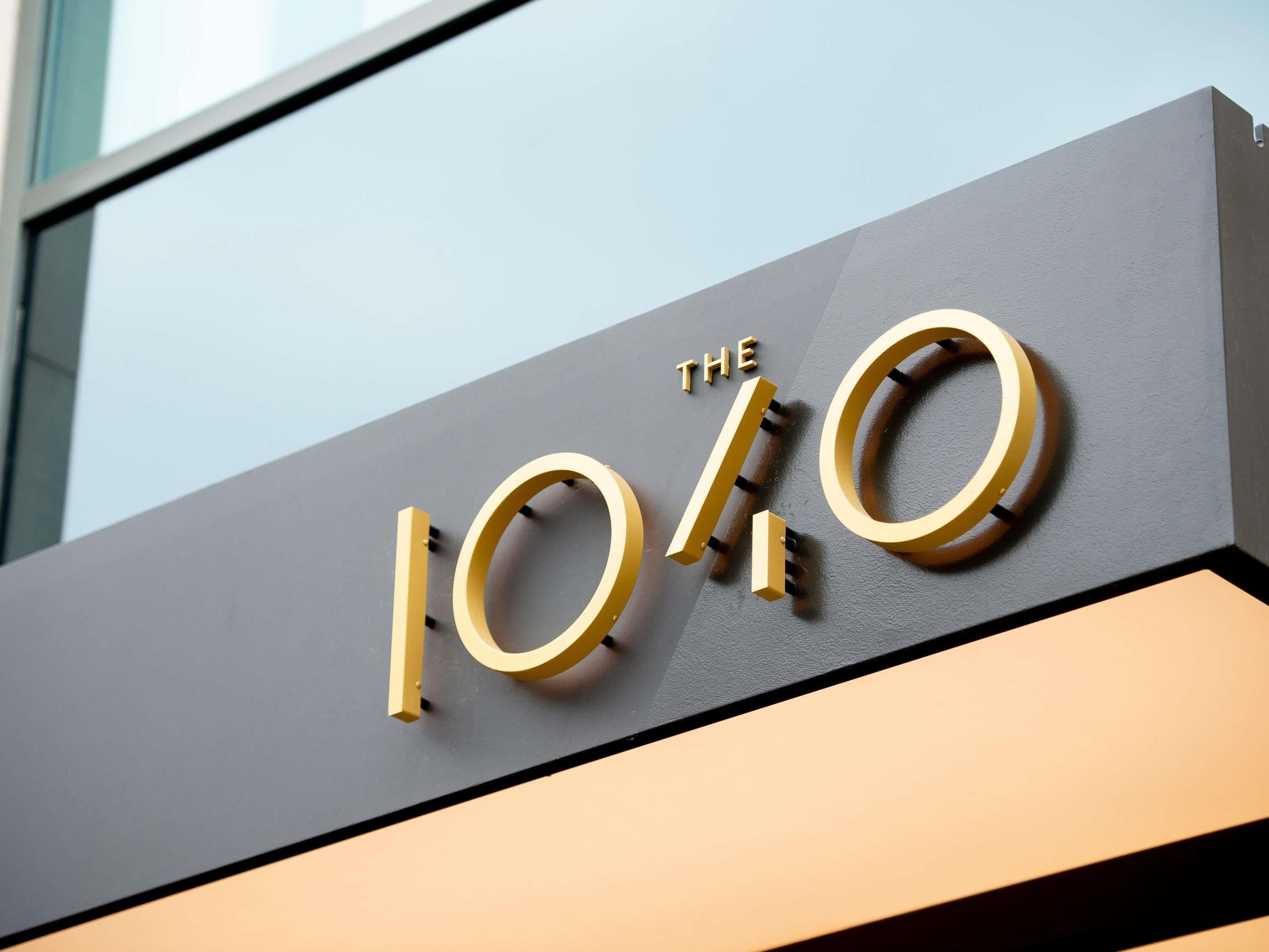 breakfast, lunch and dinner served