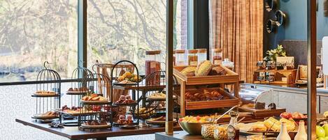Daily buffet breakfast for a fee