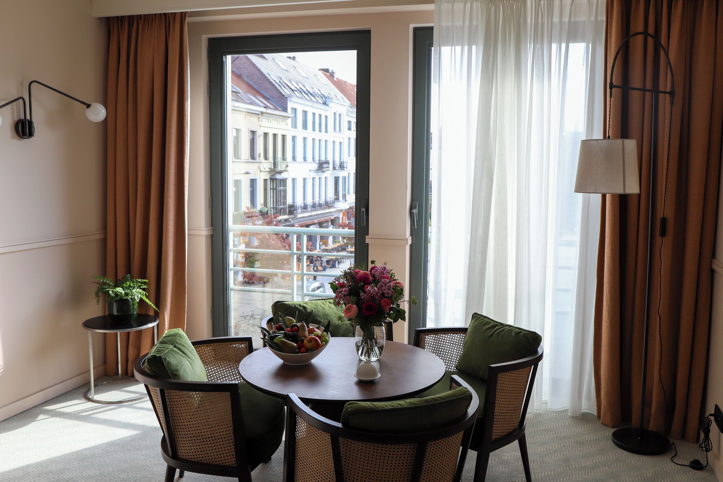 Junior Suite, 1 King Bed (Separate living area) | City view