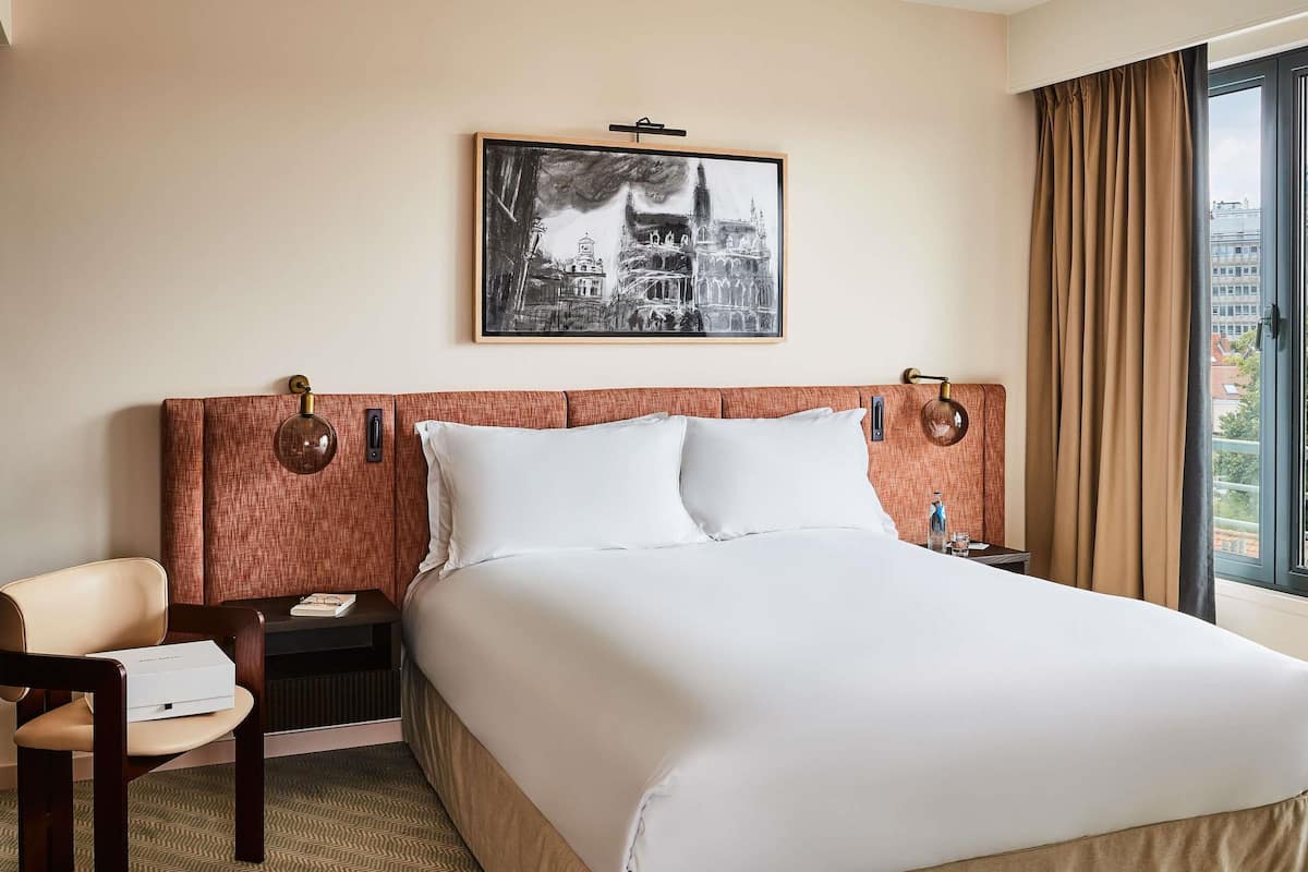 1 bedroom, premium bedding, minibar, in-room safe