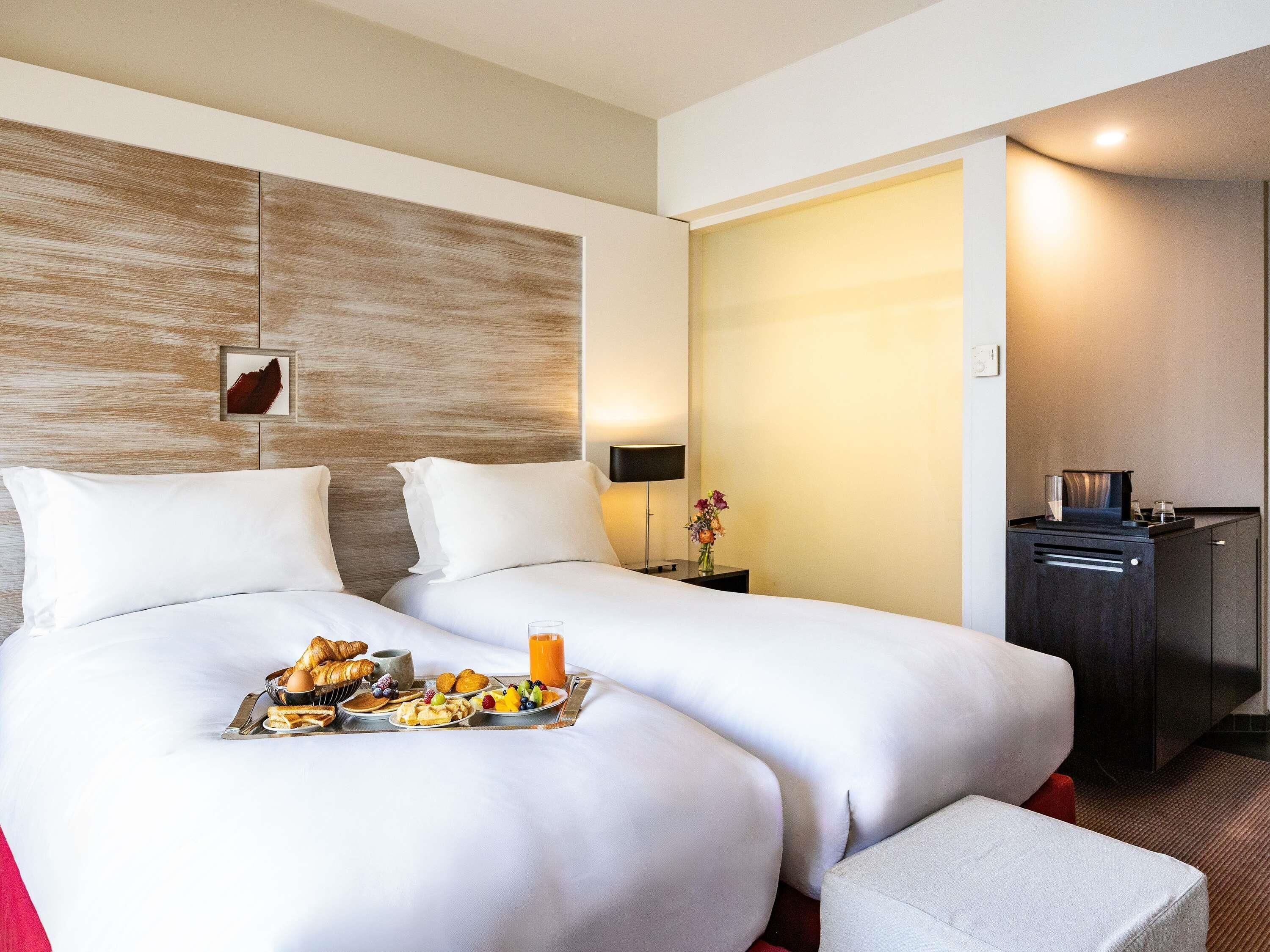 Classic Room, 2 Single Beds | Premium bedding, minibar, in-room safe, desk