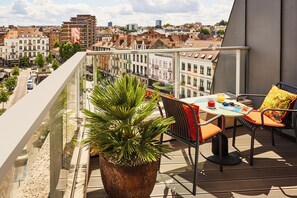 Suite Exécutive, 1 très grand lit (Separate living area) | Vue sur la ville