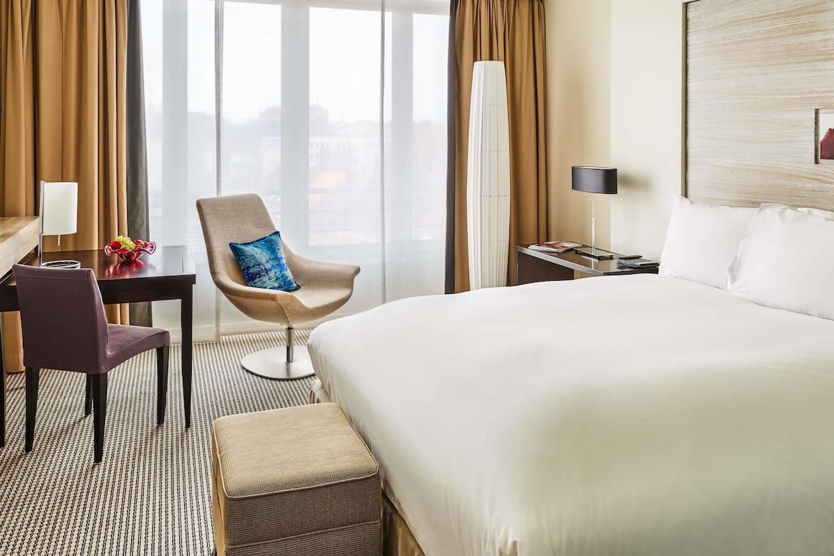 1 bedroom, premium bedding, minibar, in-room safe