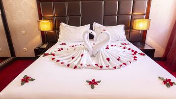 Standard Room | Minibar, in-room safe, desk, soundproofing