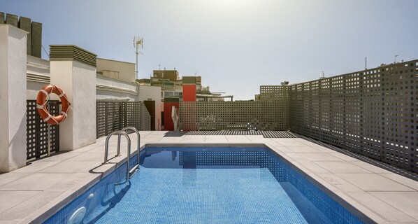 Outdoor pool, pool loungers