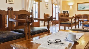 Lobby lounge - Aeolos Hotel (Skopelos)