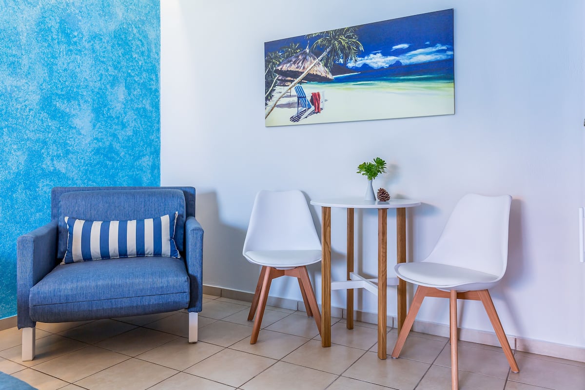 twin room, garden view | desk, soundproofing, iron/ironing board, free cots/infant beds