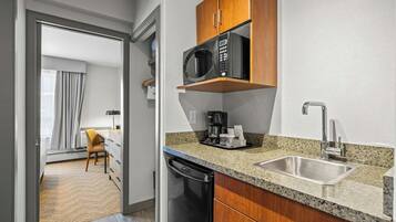 Standard Suite, Kitchenette (1 King Bed, Sofa Bed) | Private kitchenette | Coffee/tea maker