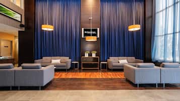 Lounge i lobbyen