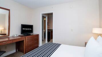 Standard Suite, Kitchenette (1 King Bed, Sofa Bed)