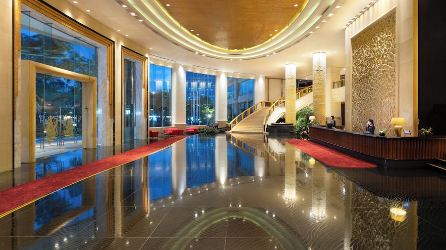 Parklane Hotel