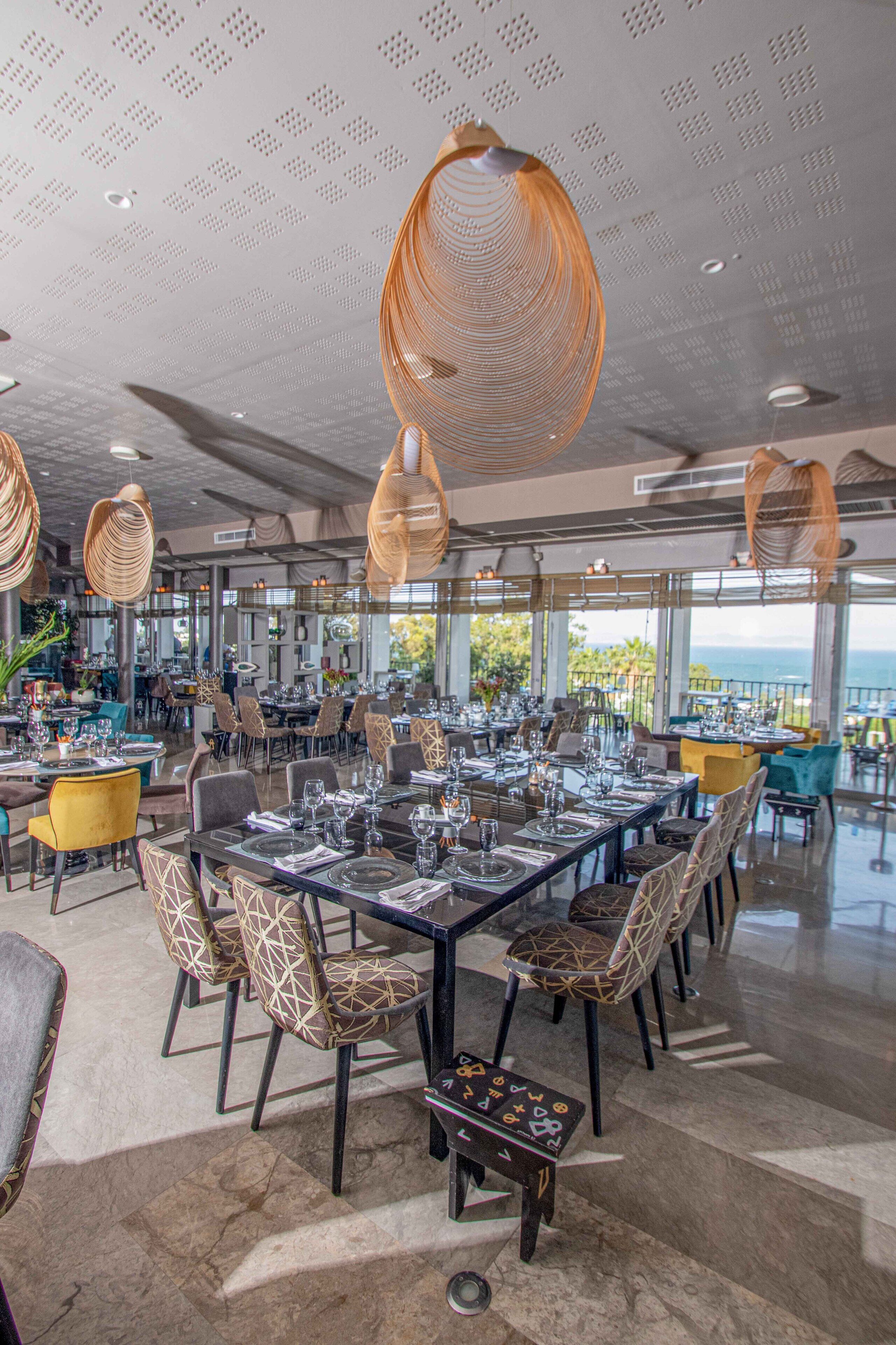 บริการอาหารกลางวันและอาหารเย็น, อาหารนานาชาติ