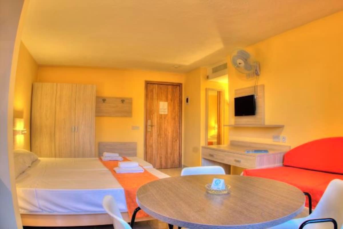 One Bedroom Apartment