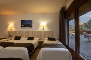 Caja fuerte, escritorio, espacio para trabajar con un portátil