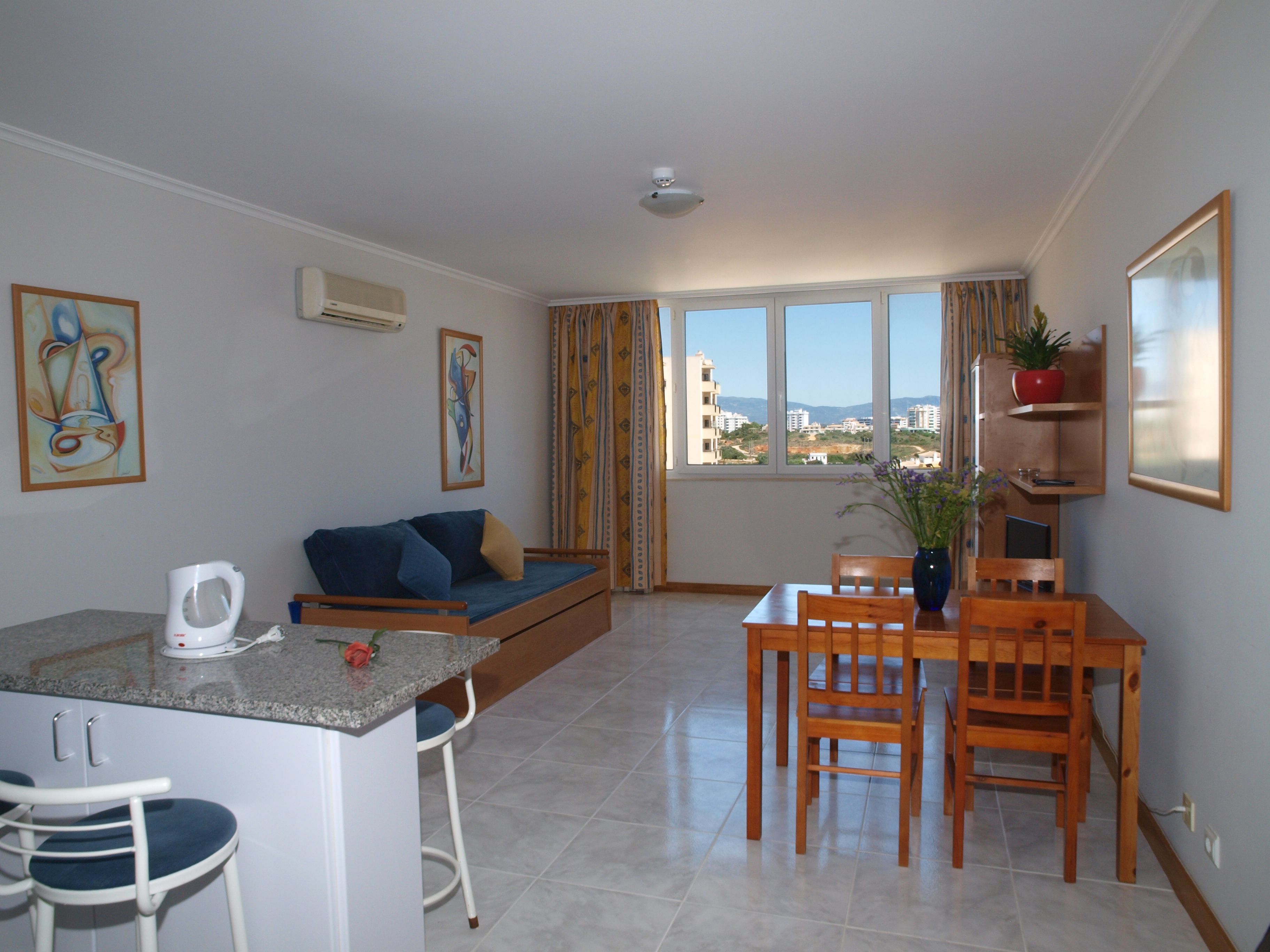 Apartamento, 1 quarto | Opções para refeição no quarto