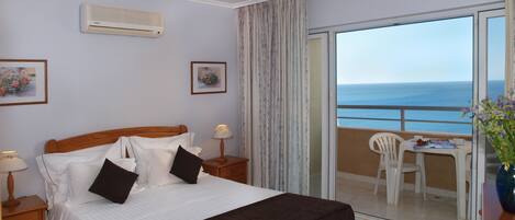 Verduisterende gordijnen, geluiddichte muren