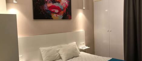 Surmatelas, minibar, coffres-forts dans les chambres, rideaux occultants
