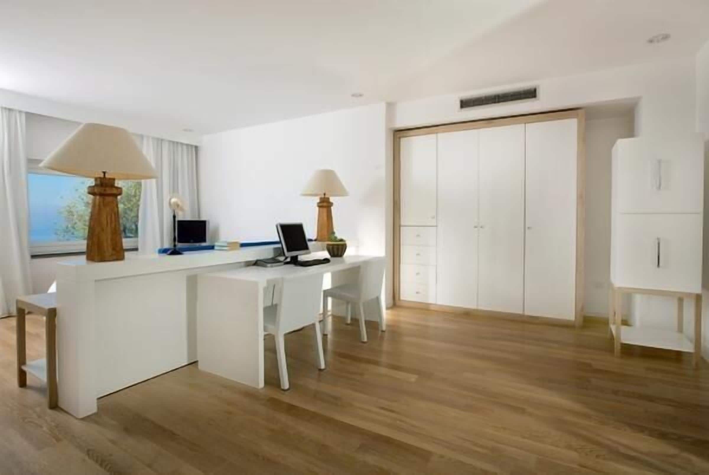 superior double room | 1 bedroom, hypo-allergenic bedding, minibar, in-room safe