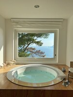 Luxury Double Room | Hypo-allergenic bedding, minibar, in-room safe, desk