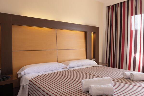 Tweepersoonskamer, balkon (2 Adults) | Verduisterende gordijnen, gratis wifi, beddengoed