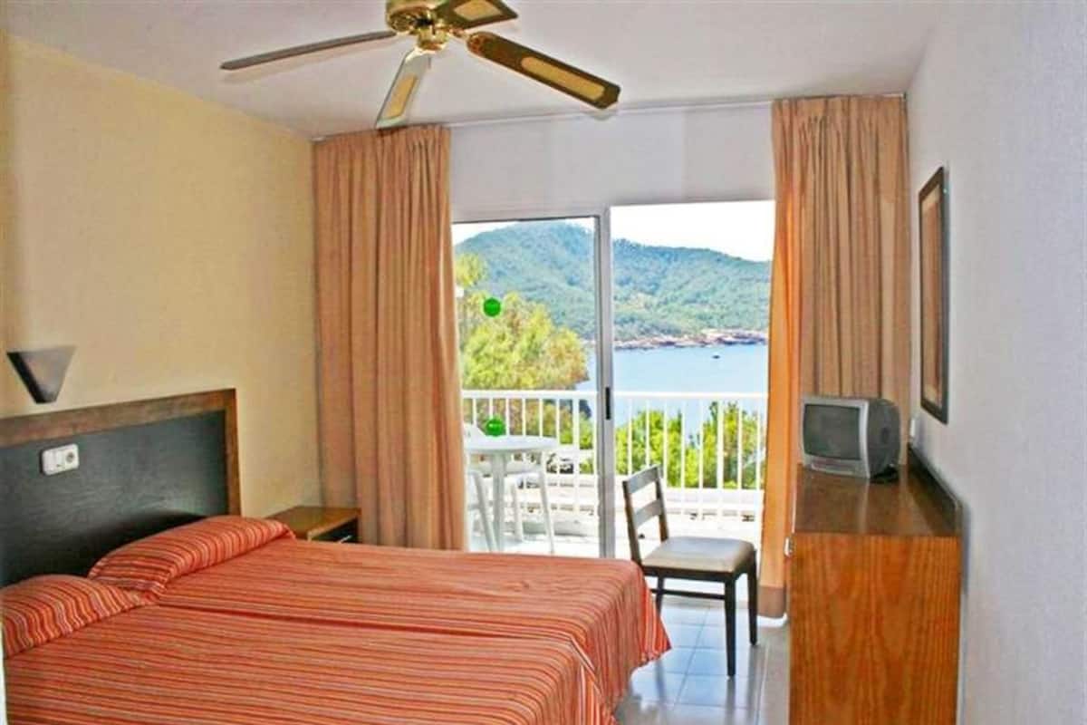 In-room safe, desk, iron/ironing board, free cots/infant beds
