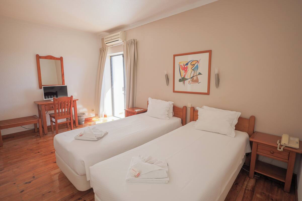 Standard Twin Room | WiFi (free), bed sheets