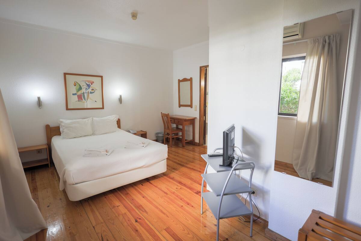 Economy Double Room | WiFi (free), bed sheets